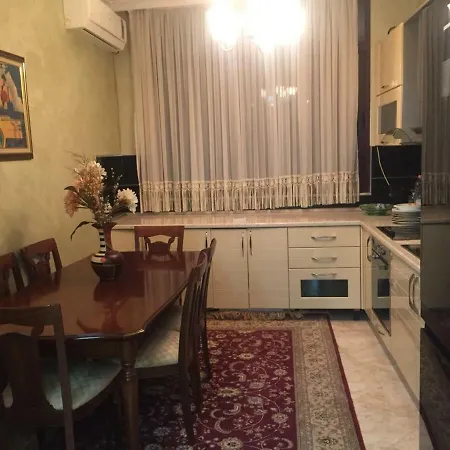 Britney's Block Area Διαμέρισμα Τίρανα